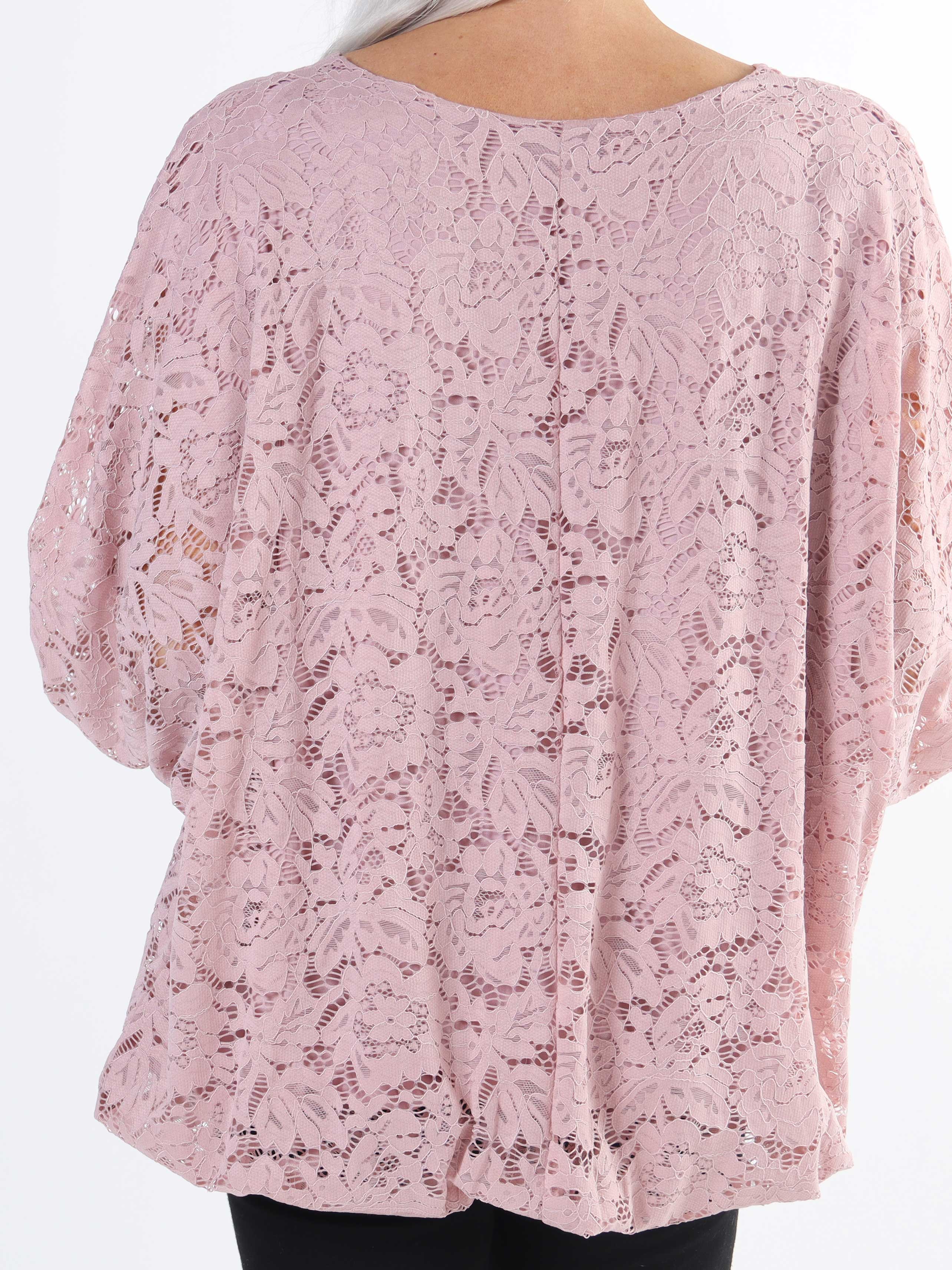 Destiny Lace - Plus size spetsblus med fladdermusärmar